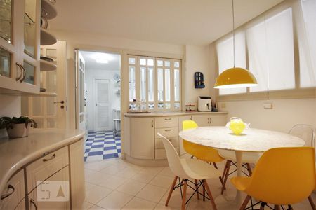 Apartamento à venda com 420m², 3 quartos e 4 vagasCopa