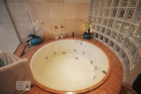 Apartamento à venda com 420m², 3 quartos e 4 vagasBanheira