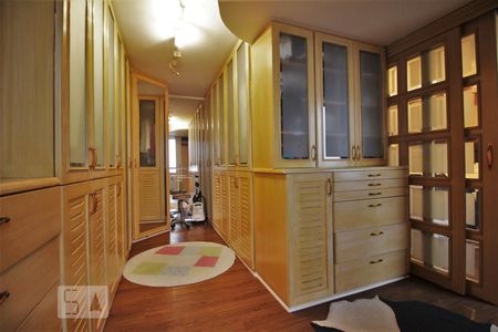 Apartamento à venda com 420m², 3 quartos e 4 vagasCloset