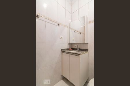 Banheiro da Suíte de apartamento para alugar com 2 quartos, 63m² em Vila Valparaíso, Santo André