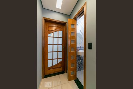 Corredor de casa para alugar com 2 quartos, 145m² em Vila Invernada, São Paulo