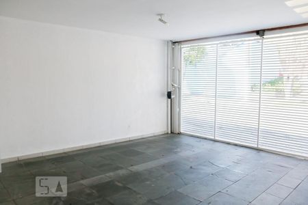 Casa à venda com 185m², 3 quartos e 2 vagasGaragem