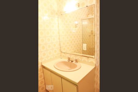 Casa à venda com 185m², 3 quartos e 2 vagasBanheiro Social