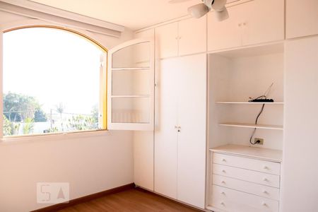 Casa à venda com 185m², 3 quartos e 2 vagasQuarto 1 - Suíte