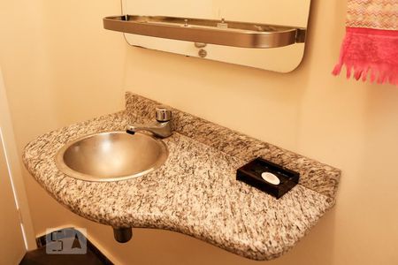 Lavabo de casa à venda com 3 quartos, 185m² em Jardim Consórcio, São Paulo