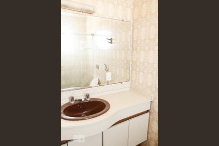 Casa à venda com 185m², 3 quartos e 2 vagasBanheiro Suíte