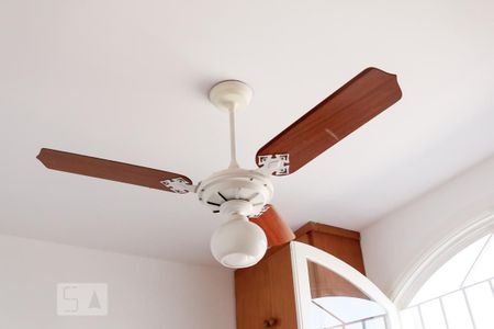 Casa à venda com 185m², 3 quartos e 2 vagasQuarto 2