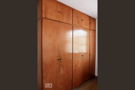 Casa à venda com 185m², 3 quartos e 2 vagasQuarto 3