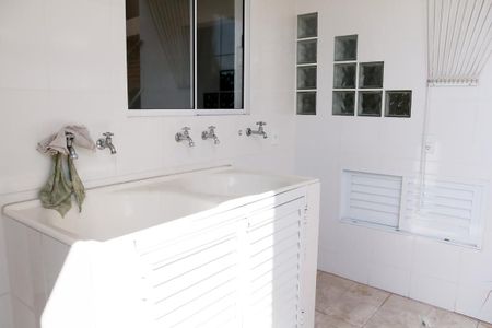 Casa à venda com 185m², 3 quartos e 2 vagasÁrea de Serviço