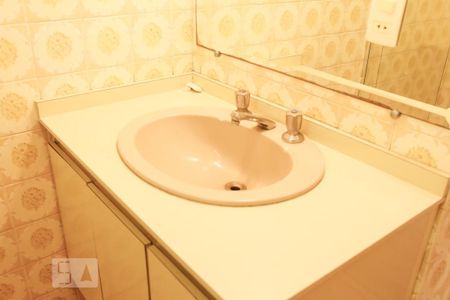 Casa à venda com 185m², 3 quartos e 2 vagasBanheiro Social