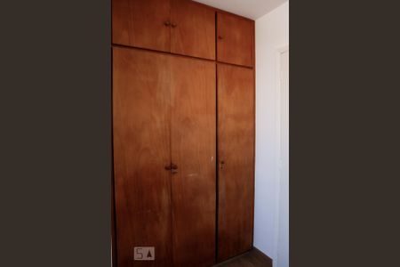 Casa à venda com 185m², 3 quartos e 2 vagasQuarto 2