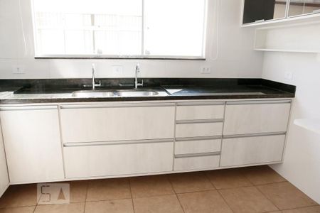 Casa à venda com 185m², 3 quartos e 2 vagasCozinha