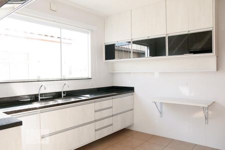 Casa à venda com 185m², 3 quartos e 2 vagasCozinha
