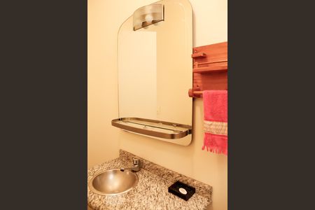 Casa à venda com 185m², 3 quartos e 2 vagasLavabo