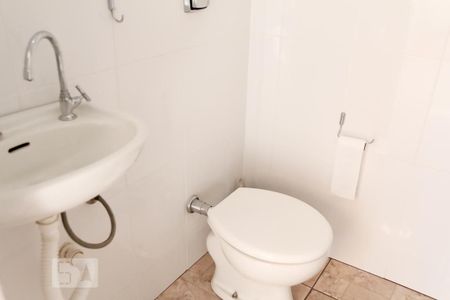 Casa à venda com 185m², 3 quartos e 2 vagasBanheiro de Serviço