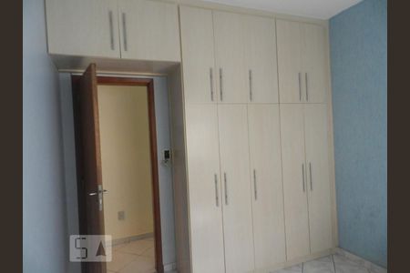 Casa à venda com 450m², 5 quartos e 5 vagas Casa à venda com 450m², 5 quartos e 5 vagasQuarto 1- Guarda Roupa