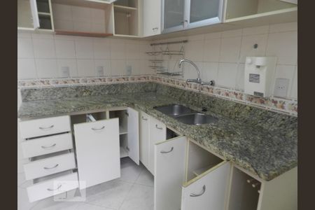 Casa à venda com 450m², 5 quartos e 5 vagas Casa à venda com 450m², 5 quartos e 5 vagasCozinha - Armários