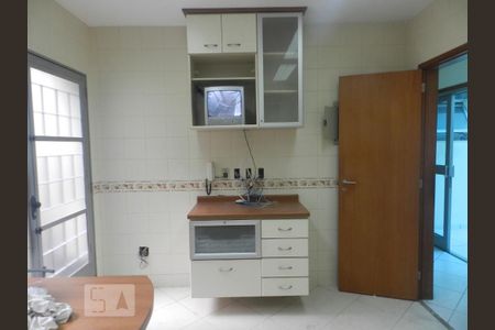 Casa à venda com 450m², 5 quartos e 5 vagas Casa à venda com 450m², 5 quartos e 5 vagasCozinha