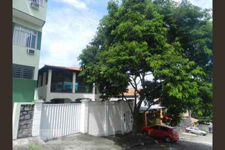 Casa à venda com 450m², 5 quartos e 5 vagas Casa à venda com 450m², 5 quartos e 5 vagasQuintal