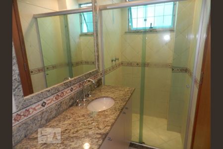 Casa à venda com 450m², 5 quartos e 5 vagas Casa à venda com 450m², 5 quartos e 5 vagasBanheiro Social- pia