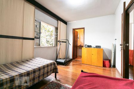 Casa à venda com 350m², 3 quartos e 8 vagasSuíte 2