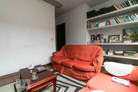 Casa à venda com 350m², 3 quartos e 8 vagasSala de Video