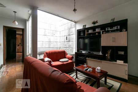 Casa à venda com 350m², 3 quartos e 8 vagasSala de Video