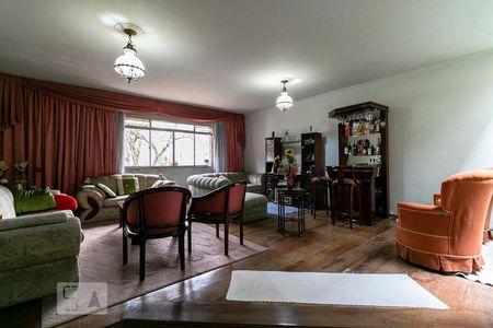 Sala de casa à venda com 3 quartos, 350m² em Vila Bertioga, São Paulo