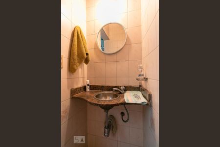 Casa à venda com 350m², 3 quartos e 8 vagasLavabo