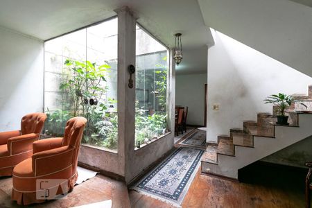Sala de casa à venda com 3 quartos, 350m² em Vila Bertioga, São Paulo