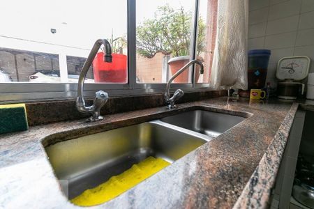 Casa à venda com 350m², 3 quartos e 8 vagasCozinha - Pia