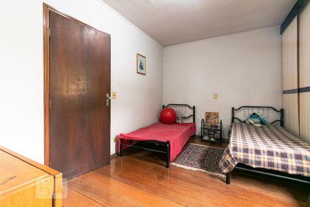 Casa à venda com 350m², 3 quartos e 8 vagasSuíte 2