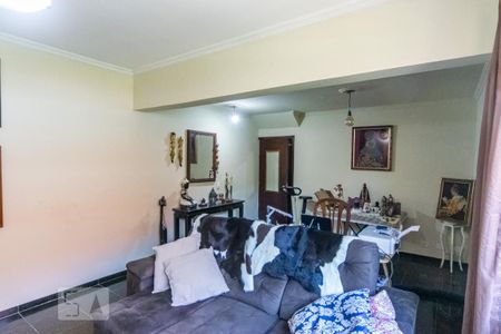 Casa à venda com 203m², 5 quartos e 3 vagasCasa 2 Sala