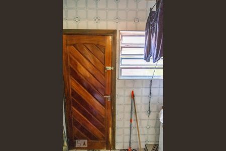 Casa à venda com 203m², 5 quartos e 3 vagasCasa 2 Área de Serviço