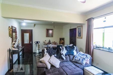 Casa à venda com 203m², 5 quartos e 3 vagasCasa 2 Sala