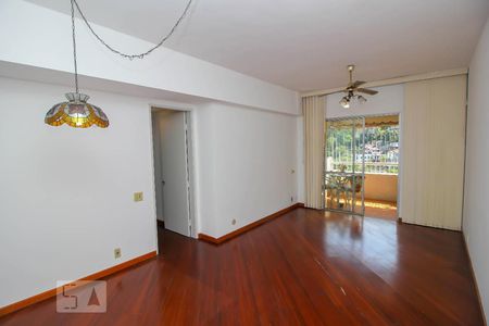 Sala de Apartamento com 2 quartos, 80m² Laranjeiras