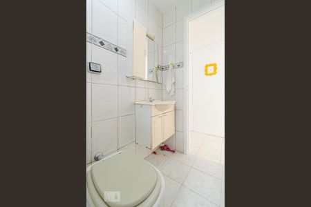 Banheiro de kitnet/studio para alugar com 1 quarto, 32m² em Bela Vista, São Paulo