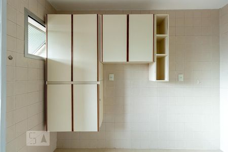 Apartamento à venda com 58m², 2 quartos e 1 vaga Apartamento à venda com 58m², 2 quartos e 1 vagaCozinha - Armários