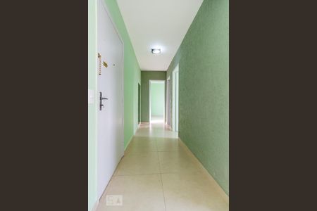 Corredor de apartamento à venda com 2 quartos, 58m² em Vila Guarani, São Paulo