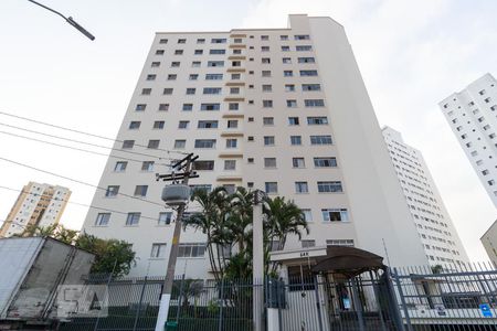 Apartamento à venda com 58m², 2 quartos e 1 vaga Apartamento à venda com 58m², 2 quartos e 1 vagaFachada