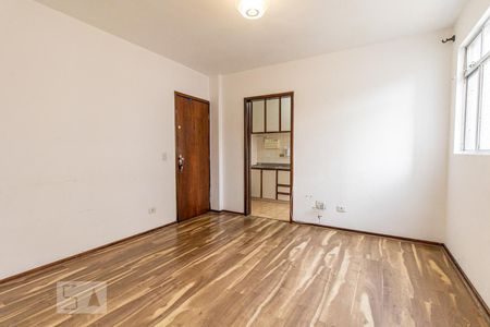 Sala de apartamento para alugar com 3 quartos, 62m² em Uberaba, Curitiba