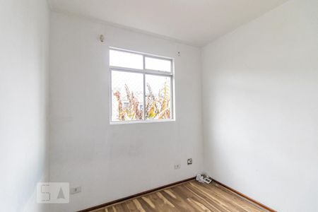 Quarto 2 de apartamento para alugar com 3 quartos, 62m² em Uberaba, Curitiba