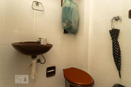 Apartamento à venda com 82m², 2 quartos e sem vagaBanheiro de Serviço