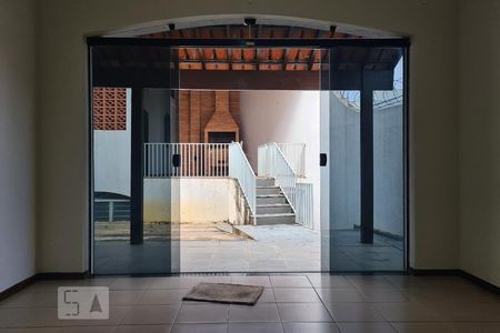 Detalhe Sala de Estar de casa para alugar com 4 quartos, 377m² em Vila Trujillo, Sorocaba