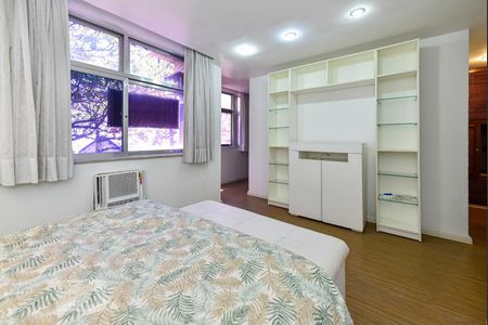 Apartamento à venda com 200m², 3 quartos e sem vagaSuíte
