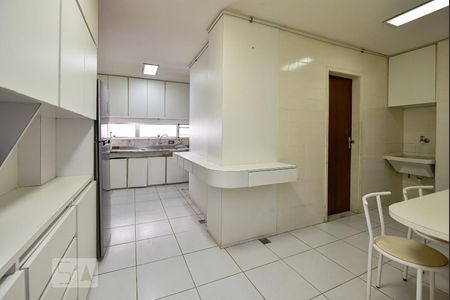Apartamento à venda com 200m², 3 quartos e sem vagaCozinha