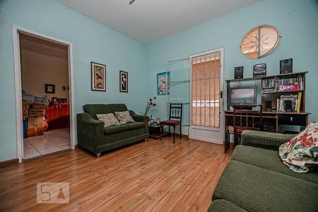 Casa à venda com 220m², 5 quartos e sem vaga Casa à venda com 220m², 5 quartos e sem vagaSala