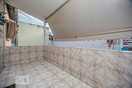 Casa à venda com 220m², 5 quartos e sem vaga Casa à venda com 220m², 5 quartos e sem vagaVaranda