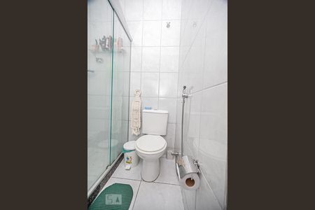 Casa à venda com 220m², 5 quartos e sem vaga Casa à venda com 220m², 5 quartos e sem vagaBanheiro da Suíte