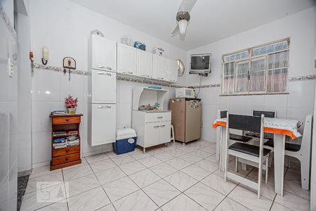 Casa à venda com 220m², 5 quartos e sem vaga Casa à venda com 220m², 5 quartos e sem vagaCozinha